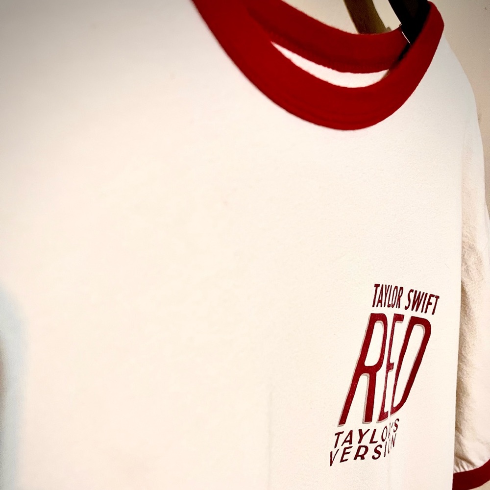 Official Merch - Taylor Swift RED (Taylor’s Version) Album Cover Ringer Tee (M)